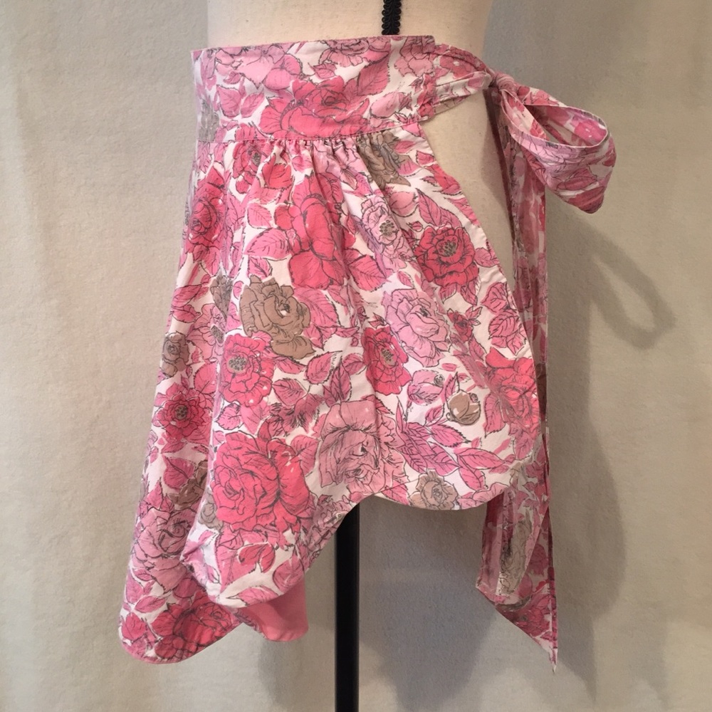 Vintage hand made pink rose floral print scalloped half apron - Picture 2 of 6